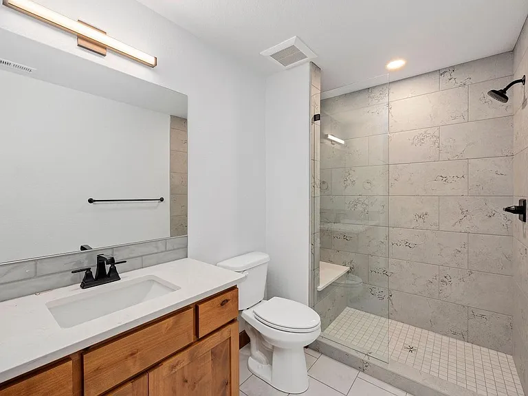 Loft full bathroom