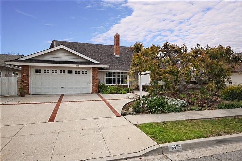 1st image of 897 Calgary Ave