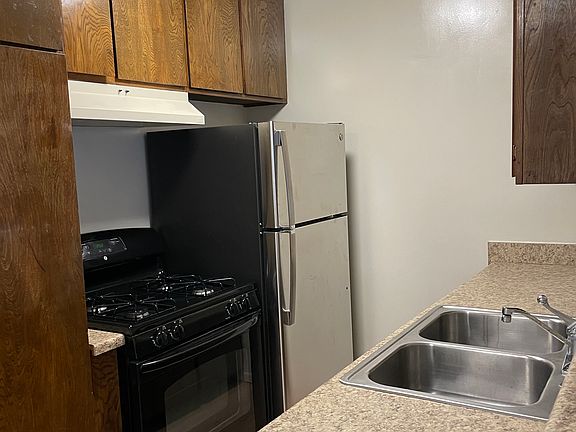 3rd image of 15001 Condon Ave #1B-1Ba-600Sqft