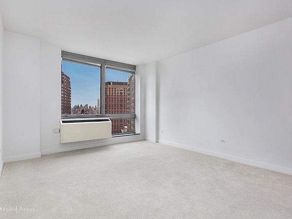 3rd image of 1965 Broadway APT 22D
