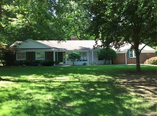 4811 Northwoods Dr, Hermitage, PA 16148