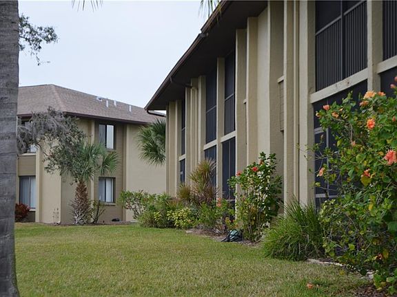 2nd image of 4056 Oakview Dr Unit E4