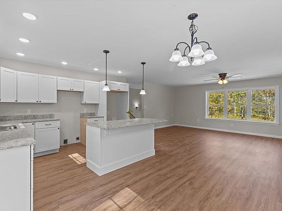 5th image of 547 Kinsley Road