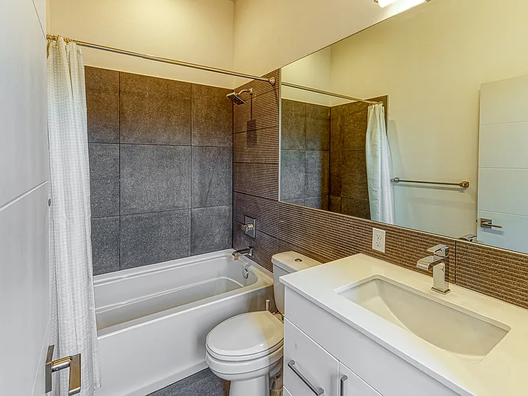 1213 E James Ct — Photo 15