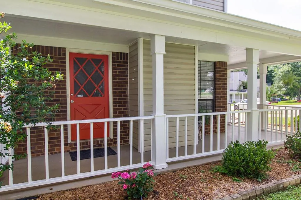 3 bed, 2.5 bath, 1460 sqft, $1,800 — Photo 3