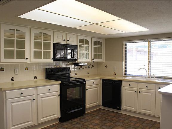2nd image of 1517 Windy Meadow Dr