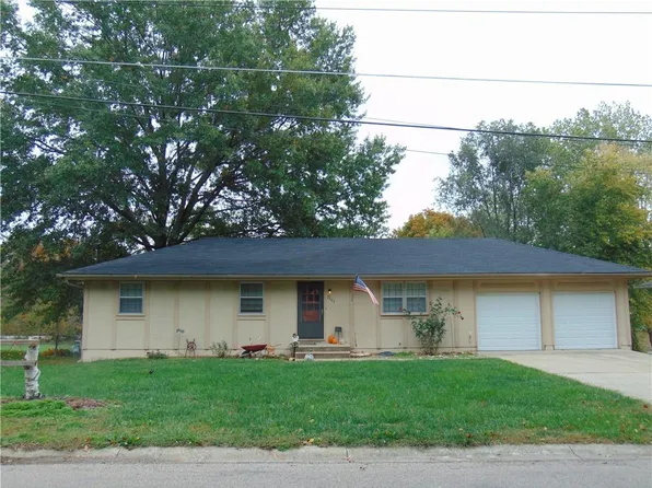 2005 N Lexington St, Harrisonville, MO 64701