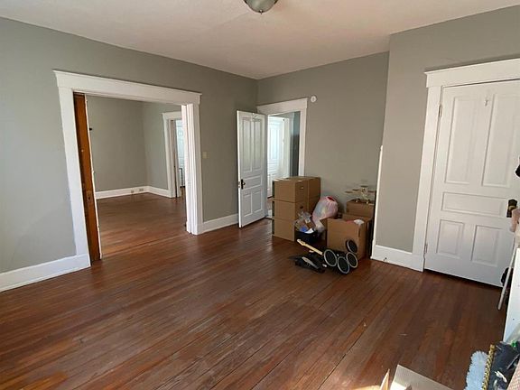 4th image of 3185 McHenry Ave