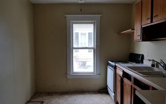2nd image of 1806 16th Ave