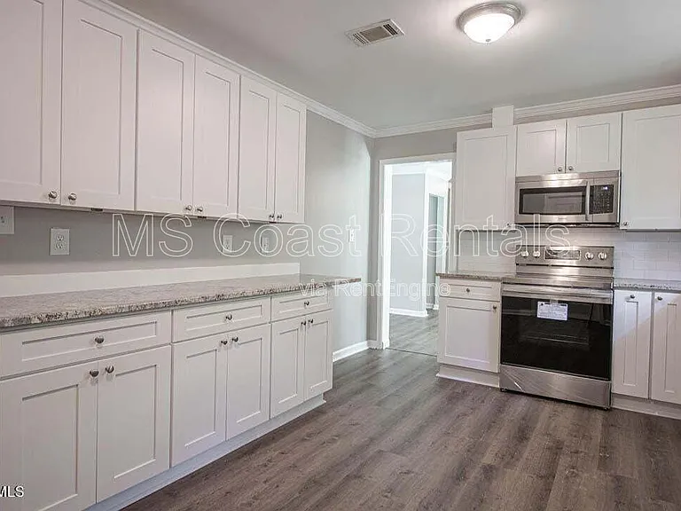 6823 Mescalero Dr — Photo 9