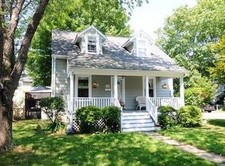 96 Bungalow Ave, Fairfield, CT 06824