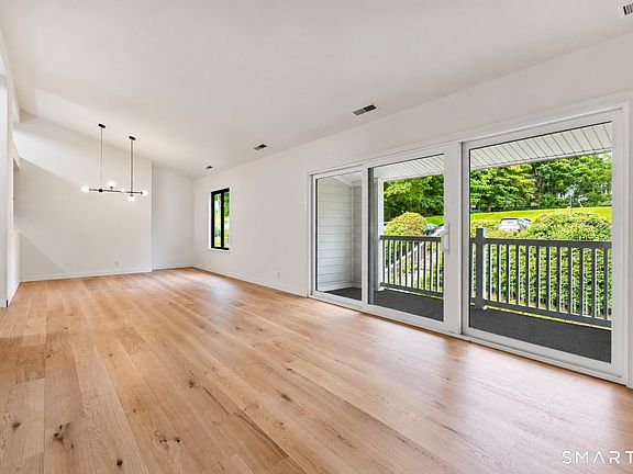 3rd image of 8 Stebbins Close #8