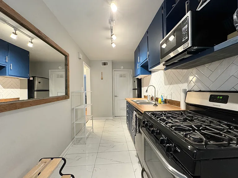 4504 Holly St #2N — Photo 6