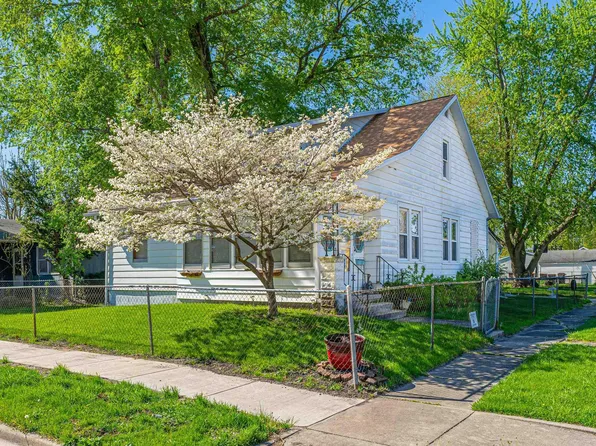 1201 Delavan St, Lincoln, IL 62656