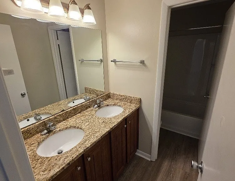 1107 Westchester Dr #C — Photo 4