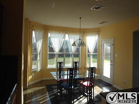3rd image of 2203 Coopers Hawk Ct