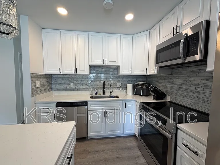 1035 Tradewinds Rd — Photo 4