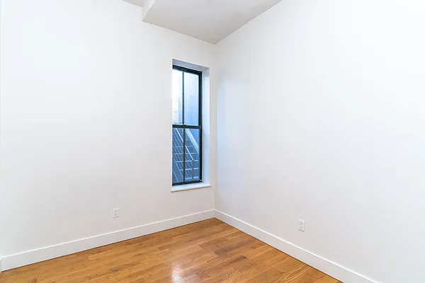 Rented by MySpaceNYC | media 22