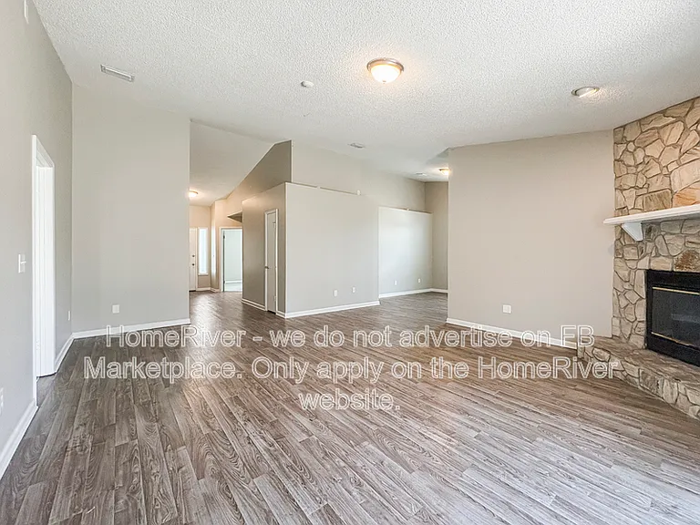 7966 Amandas Crossing Dr E — Photo 6