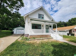 321 S John St, Sioux City, IA 51103