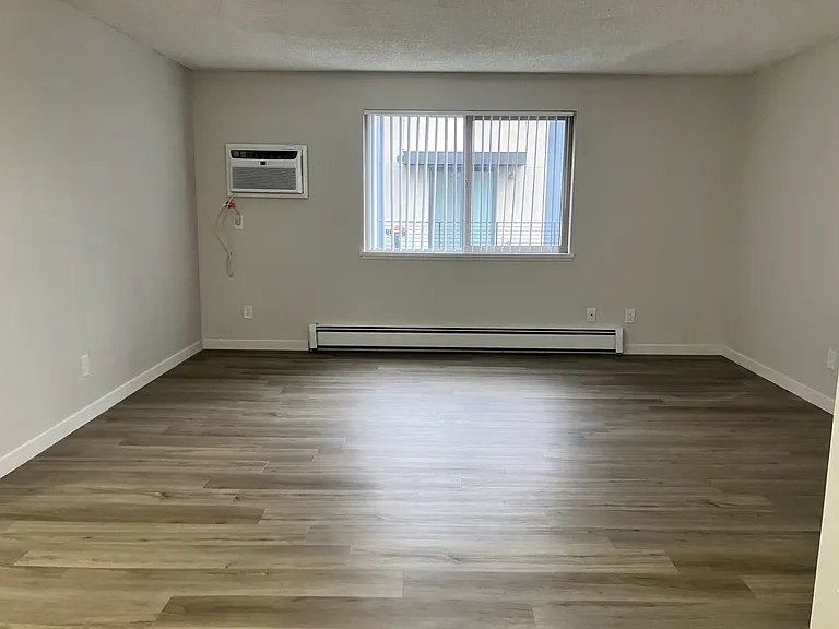 Woodridge Apartments — Photo 22