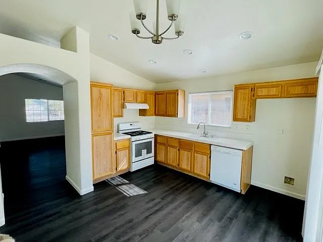18886 Muskrat Ave — Photo 4