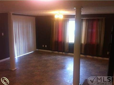 Dining Area.jpg