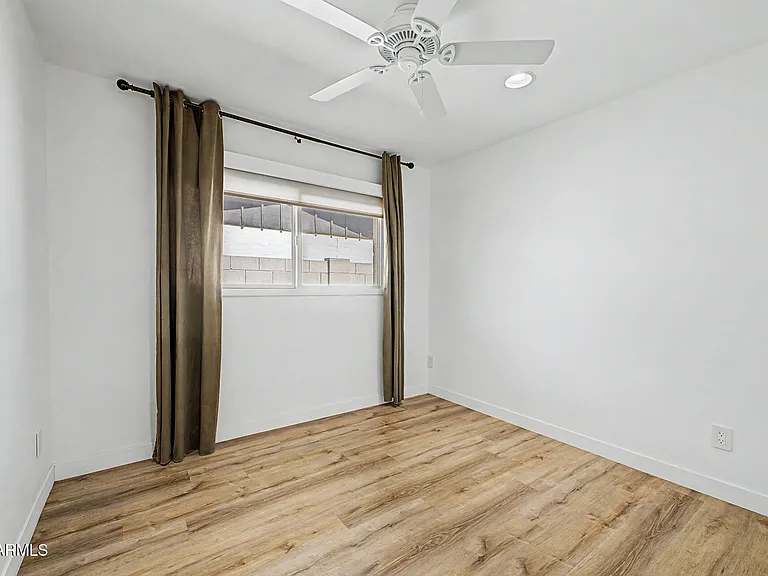 8219 E Valley View Rd — Photo 20