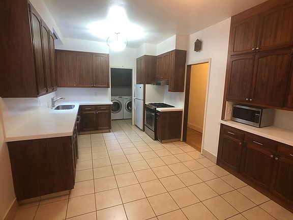 5th image of 30 Oakwood St APT 1