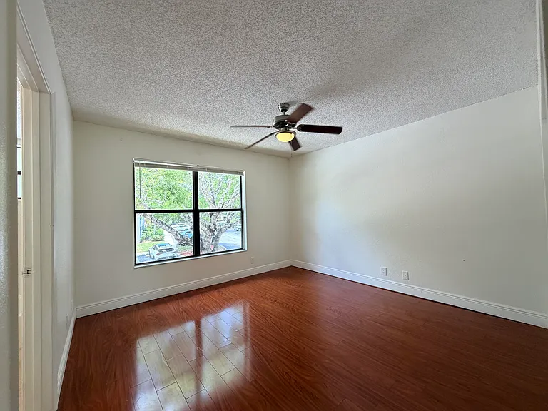 1541 Windorah Way #E — Photo 16