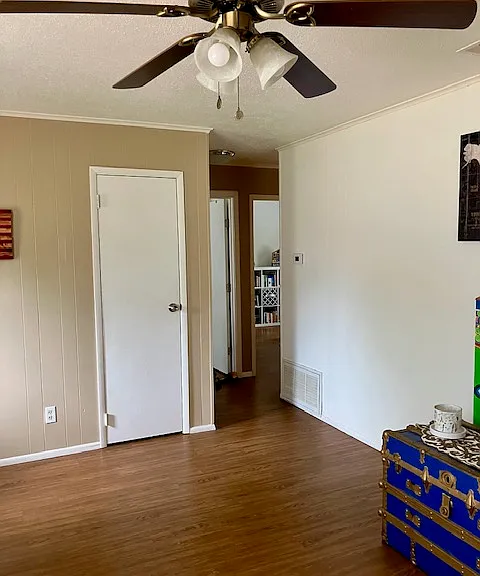 1511 Milam Dr — Photo 13