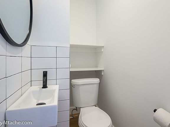 4th image of 631 Constitution Ave NE