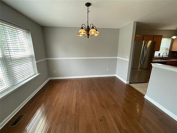 4th image of 2485 Margaret Ct
