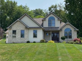 82 Whittlesey Dr, Tallmadge, OH 44278