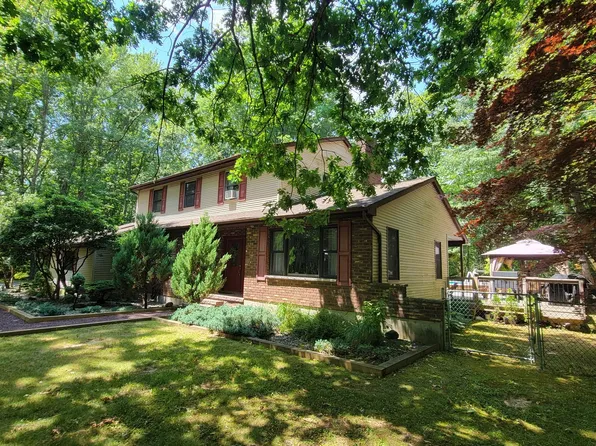 34 Greenshire Way, Walden, NY 12586