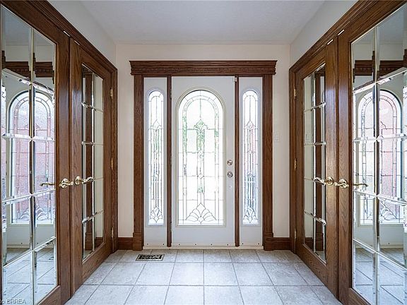 4th image of 42 Muirhead Cres