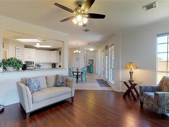 4th image of 2432 Pinehurst Dr