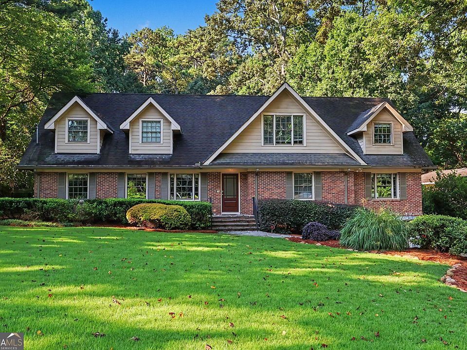1st image of 804 Pinetree Dr