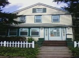 33 Levitt Ave, Bergenfield, NJ 07621