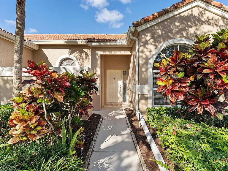 1903 Rosewood Way — Photo 4