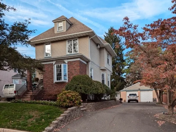 17 Twain Pl, Clifton City, NJ 07013