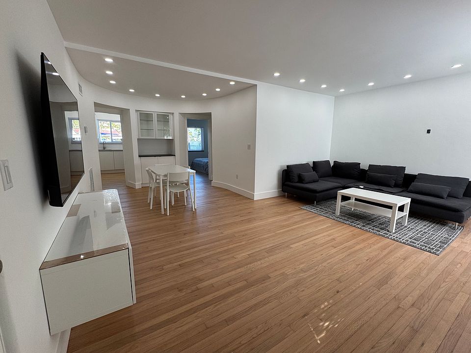 1st image of 6941 Bay Dr APT B2