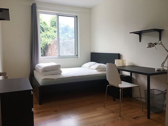 2nd image of 11 Meserole St APT 2D