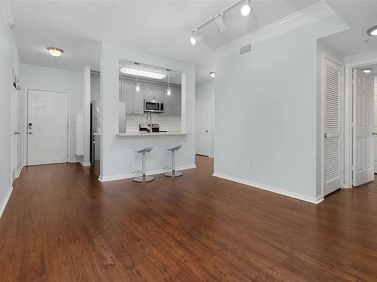 233 Goldenrain Dr #202 — Photo 13