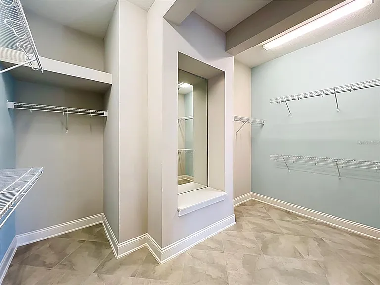 9646 Reymont St — Photo 56
