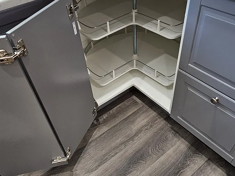 Lazy Susan light storage