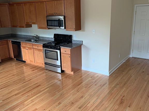 4th image of 3500 Grove Ave APT 10