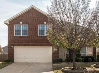 208 Benton Dr, Roanoke, TX 76262
