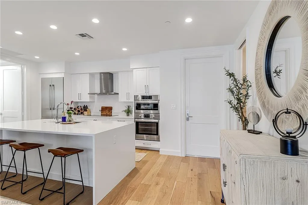 2 bed, 2.5 bath, 1407 sqft, $8,000 — Photo 4