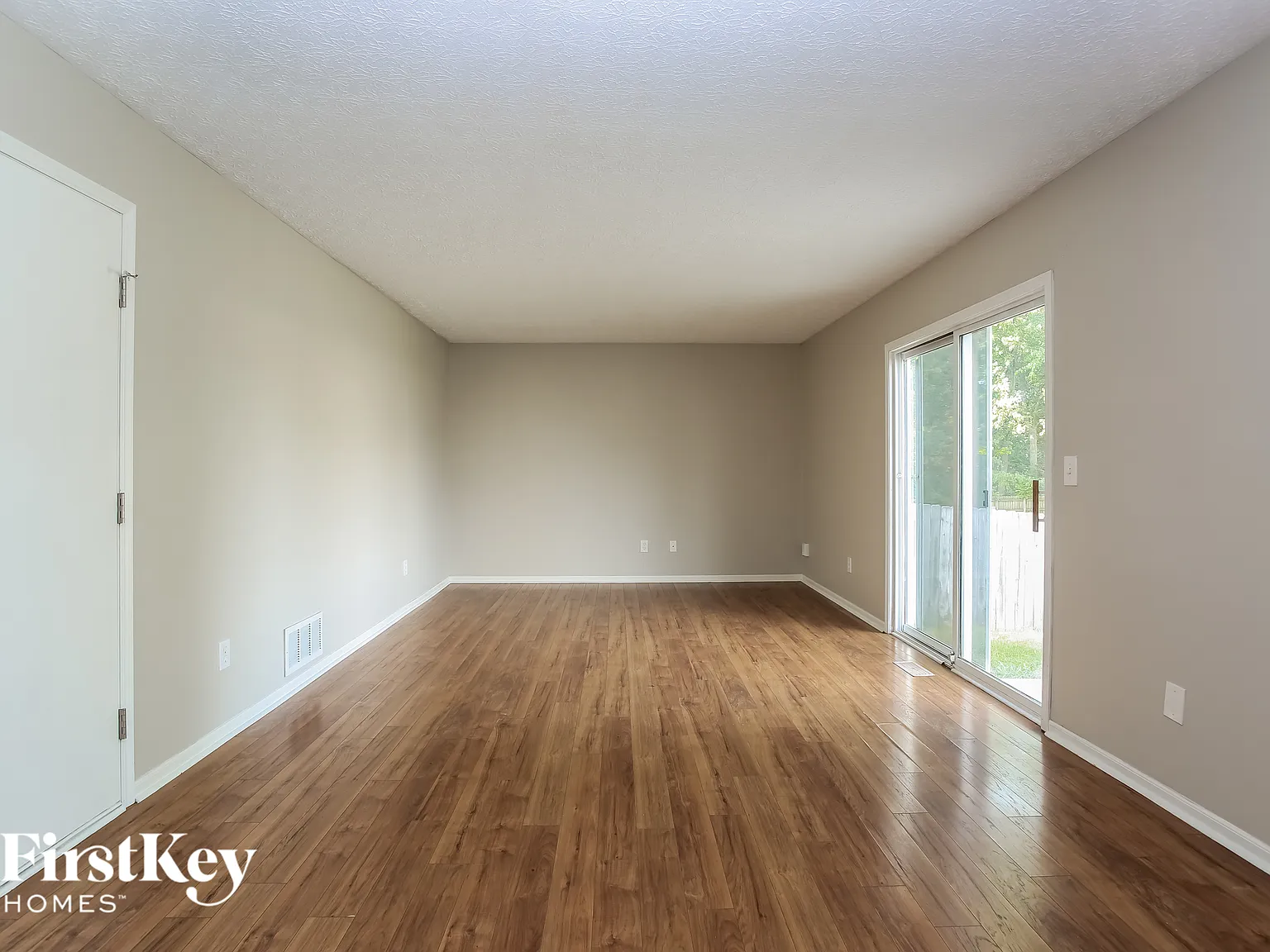 3 bed, 2.5 bath, 1464 sqft, $2,480 — Photo 3